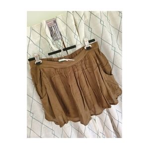 Kimchi Blue Olive Green Shorts w. Pockets